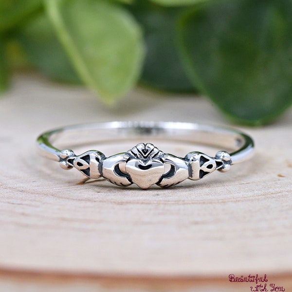 Petite Tiny Irish Claddagh Ring Girls Womens Teens Children, Dainty Celtic Claddagh Ring, Vintage 925 Sterling Silver Friendship Ring