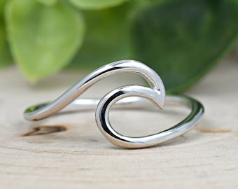 Minimalist Sterling Silver Waves Ring, Ocean Sea Wave Ring, Beach Jewelry, Ocean Wave Ring, Nautical Ring, Oceans Tide Ring Girls Womens