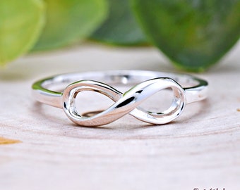 Petite bague infini minimaliste en argent sterling, bague infinité pour femmes filles, bague élégante et élégante signe symbole de l'infini, bague tendance pour femme