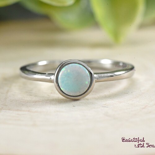 Bague de tous les jours pour femme avec opale délicate, bague de promesse pour elle, bague de fiançailles design minimaslit en argent sterling 925 opale pour femme, cadeau
