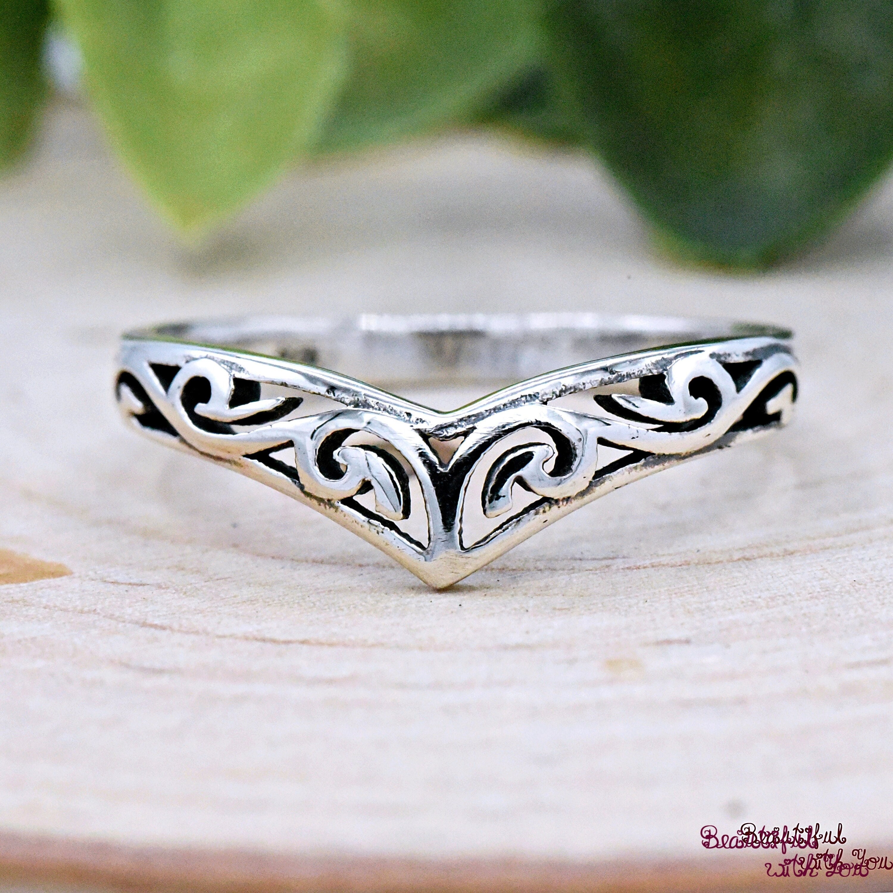 MEJURI wishbone ring K14/YG/V字リング 14k Gold Wishbone Ring