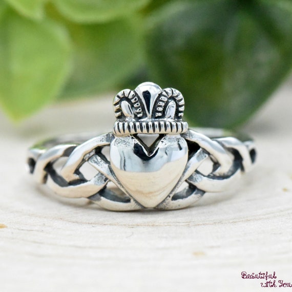 Irish ring best sale girl