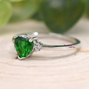 May Birthstone Ring, Simulated Heart Green Emerald Cubic Zirconia Birthstone Ring, Kids Girls Womens Ring, 925 Sterling Silver Ring Band image 2