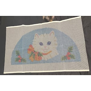 Vtg 70s Latch Hook Rug Kit White Cat Floral Holly Retro DIY Craft Mary Maxim Yrn