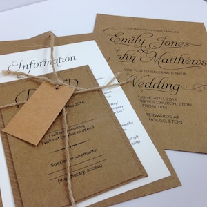 Elegante strukturierte recycelte Kraft-Hochzeitseinladungen