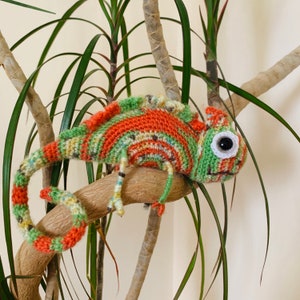 Chameleon crochet amigurumi brooch, keyring, charm, fridge magnet or decoration