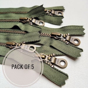 Donut Pull Zipper Pack - Black Zipper Tape with Green Teeth Donut Pull Zipper Pack - Black Zipper Tape with Green Teeth