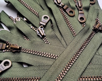 Cerniera in ottone antico YKK Army Green (566) *Doughnut Pull* 10,13,15,18,20,23 25,28,30,36,41,46 cm o 4" fino a 18 pollici