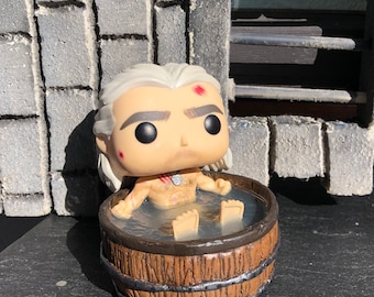 Figura pop personalizzata di Geralt di Rivia aus der Witcher Serie (Badewannenszene)
