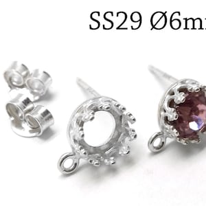 Puede incluir: Cierre de pendientes de plata con un engaste redondo de 6 mm. Los cierres tienen un bucle para sujetar un colgante o un pendiente.