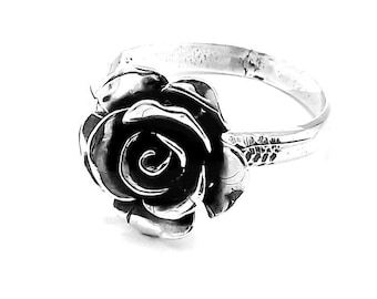 Anillo de flor de rosa de plata esterlina 925, tallas 6US, 7US y 8US, disponible en plata antigua o plata brillante.