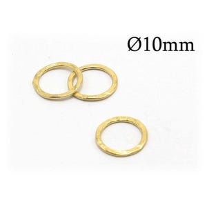Anillos decorativos redondos cerrados martillados de oro macizo de 14 quilates (eslabones). Diámetro exterior: 10 mm. Conector de eslabones de oro amarillo de 14 quilates. Accesorios JBB.