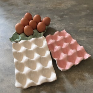 Ceramic storage rack for 12 eggs