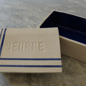 Beurrier à eau rectangulaire , nouveau beurrier breton © Tous droits réservés 2020 beige et bleu