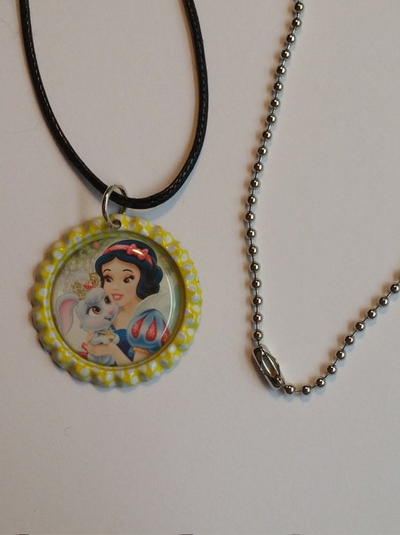 Disney Snow White Heart Gold Tone Necklace Vintage | eBay