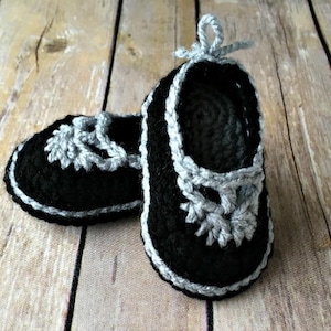 Crochet Baby Booties Pattern, Sweet Sophisticated Mary Janes, Crochet Mary Jane Booties *Instant download*