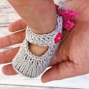 PDF Knitting pattern Knit baby booties Mary Janes shoes in sizes 0-6 & 6-12 months Butterfly Booties. image 1