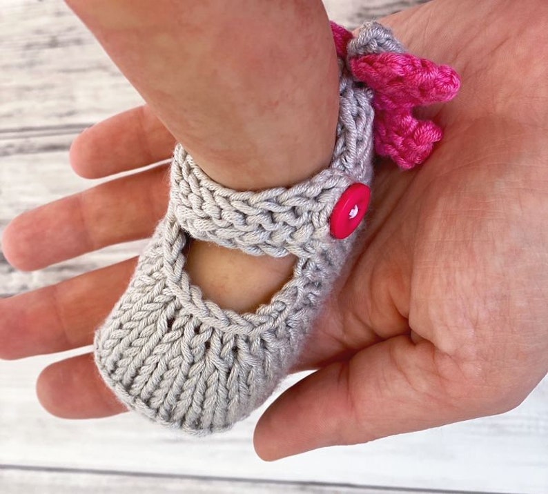 PDF Knitting pattern Knit baby booties Mary Janes shoes in sizes 0-6 & 6-12 months Butterfly Booties. image 1