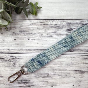 VIDEO Tutorial, Easy Crochet Wristlet Keychain Pattern PDF | Thermal Stitch DIY Key Fob | Lanyard Crochet Pattern for Beginners