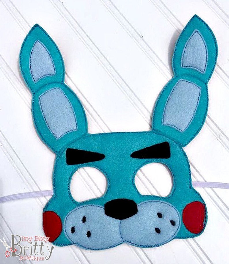 маска аниматроника бонни. бумажная маска бонни. как сделать маску бонни из картона. маска аниматроника бонни. маска спринг бонни из картона.