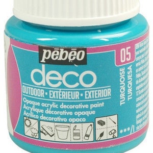 Könnte beinhalten: Eine kleine Flasche mit Pebeo Deco Türkis-Acrylfarbe für den Außenbereich. Die Flasche hat einen weißen Deckel und ein Etikett mit dem Text "Pebeo Deco Outdoor Extérieur Exterior Opaque acrylic decorative paint Acrilico decorativo opaco" und der Nummer "05" in einem roten Kreis. Der Text "Turquoise Turquesa" befindet sich ebenfalls auf dem Etikett.