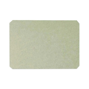Peut inclure: Une surface rectangulaire, vert clair, textur&eacute;e avec des coins arrondis. La surface a un aspect l&eacute;g&egrave;rement mouchet&eacute; et une teinte neutre, adapt&eacute;e &agrave; divers projets d'artisanat ou de design.