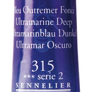 Pu&ograve; includere: Un tubo di acquerello Sennelier L'Aquarelle French Artists' nel colore Ultramar Oscuro. Il tubo &egrave; argentato con un tappo nero e un'etichetta con il nome del marchio, il nome del colore e il numero 315. Il tubo contiene 10 ml (0.33 US fl oz) di pittura.