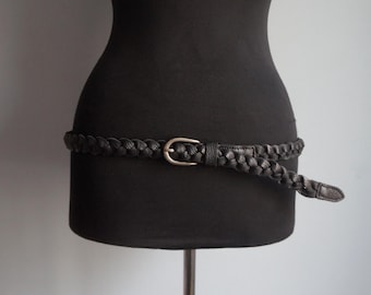 Cinturón estrecho trenzado, cuero grueso negro, hebilla plateada en forma de herradura, talla grande, accesorios vintage