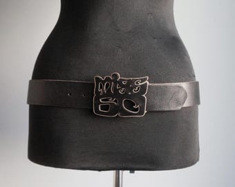 Vintage Miss60 belt, black thick leather, logo pin buckle with leather inlay, medium size, vintage accessories