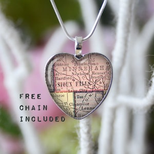Sioux Falls South Dakota heart shape vintage map necklace. Location gift pendant. Free matching chain is included.