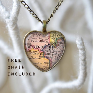 Collier de carte de forme de coeur de Montgomery en Alabama. Pendentif cadeau romantique. Chaîne correspondant gratuit est inclus.