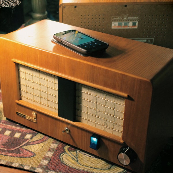 SALE: Audiophile Bluetooth Tabletop Stereo Speaker > Artisan Crafted > Reclaimed 1940's Grundig Heinzelmann Radio > Made In California, USA