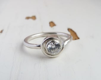 Sterling Silver CZ Solitaire Swirl Set Ring. 5mm faceted CZ Stone. Engagement Ring. Modern Ring, Contemporary Ring, Size O