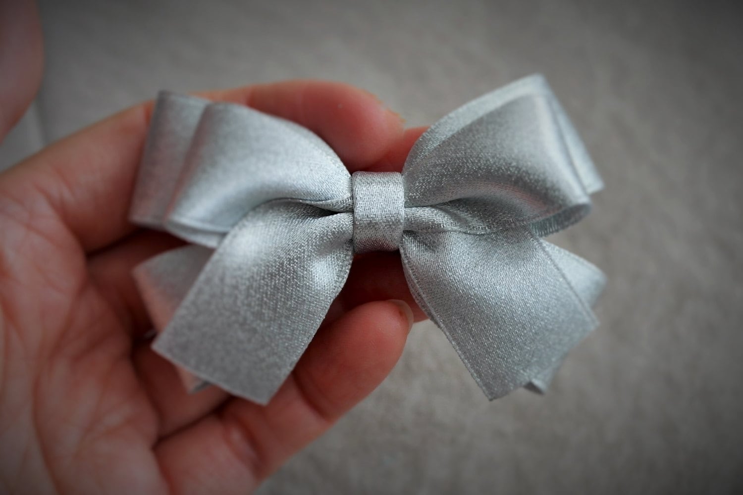 Simons Silver Bow Hair Accessory Set Hair Bows in Hair Accessories | Silver - Walmart.com main image 3