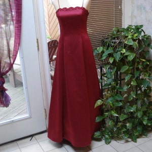 VINTAGE CACHE Evening GOWN / Wedding Gown / Formal Event Gown / Ruby, Garnet, Deep Red Color Gown. Lined. Size 2. image 5