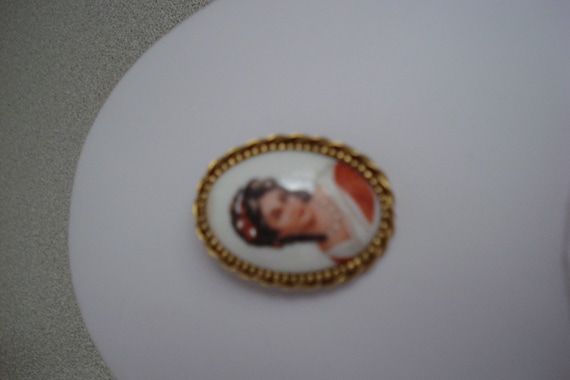 VINTAGE GOLDETTE LIMOGES Portrait Brooch / Made F… - image 6