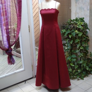 VINTAGE CACHE Evening GOWN / Wedding Gown / Formal Event Gown / Ruby, Garnet, Deep Red Color Gown. Lined. Size 2. image 1