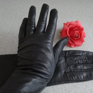 VINTAGE NWT Black Leather GLOVES / Unisex Genuine Leather / Size 7 / Made in Philippines / Wrist Length / Lined