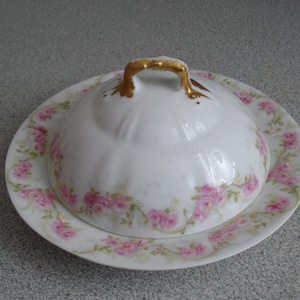 ANTIQUE HAVILAND LIMOGES Butter Dish w/ Strainer / Hard to Find Bridal Rose Garlands / Red Mark / France.
