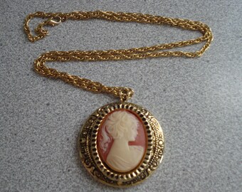 VINTAGE Faux CAMEO PENDANT Necklace / Large Size / Jewelry Makers / Gold Ornate Double Frame & Chain.