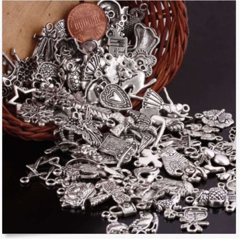 100 pcs Beautiful Tibetan Silver Charms /& Pendants mixed animals cross skull shapes hearts
