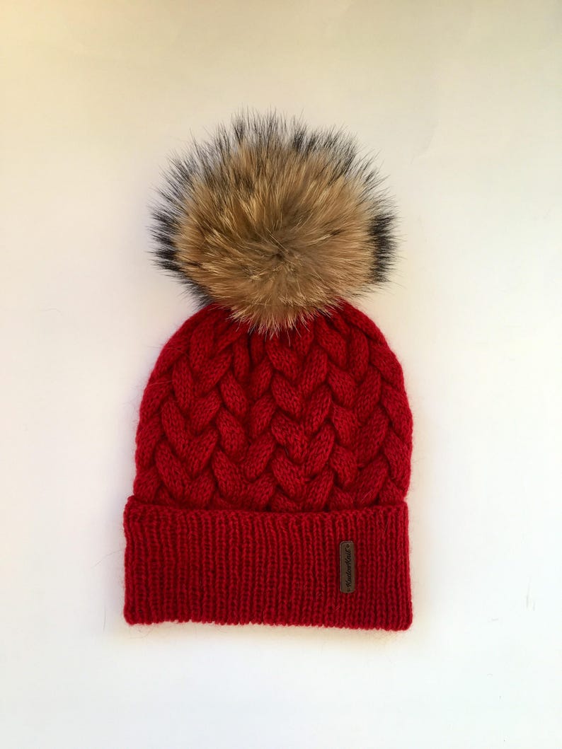 Womens red bobble hat Clearance