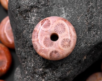 Colgante de coral fósil natural AAA con forma de donut de 15 mm, piedra preciosa gris rosa melocotón