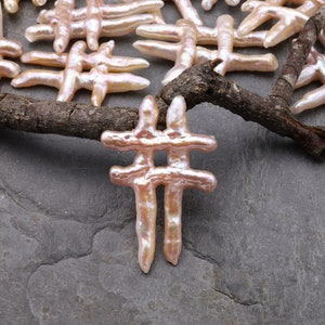 AAA Rare Large Natural Baroque Peach Pearl Pendant Wild Double Cross Hashtag Shape