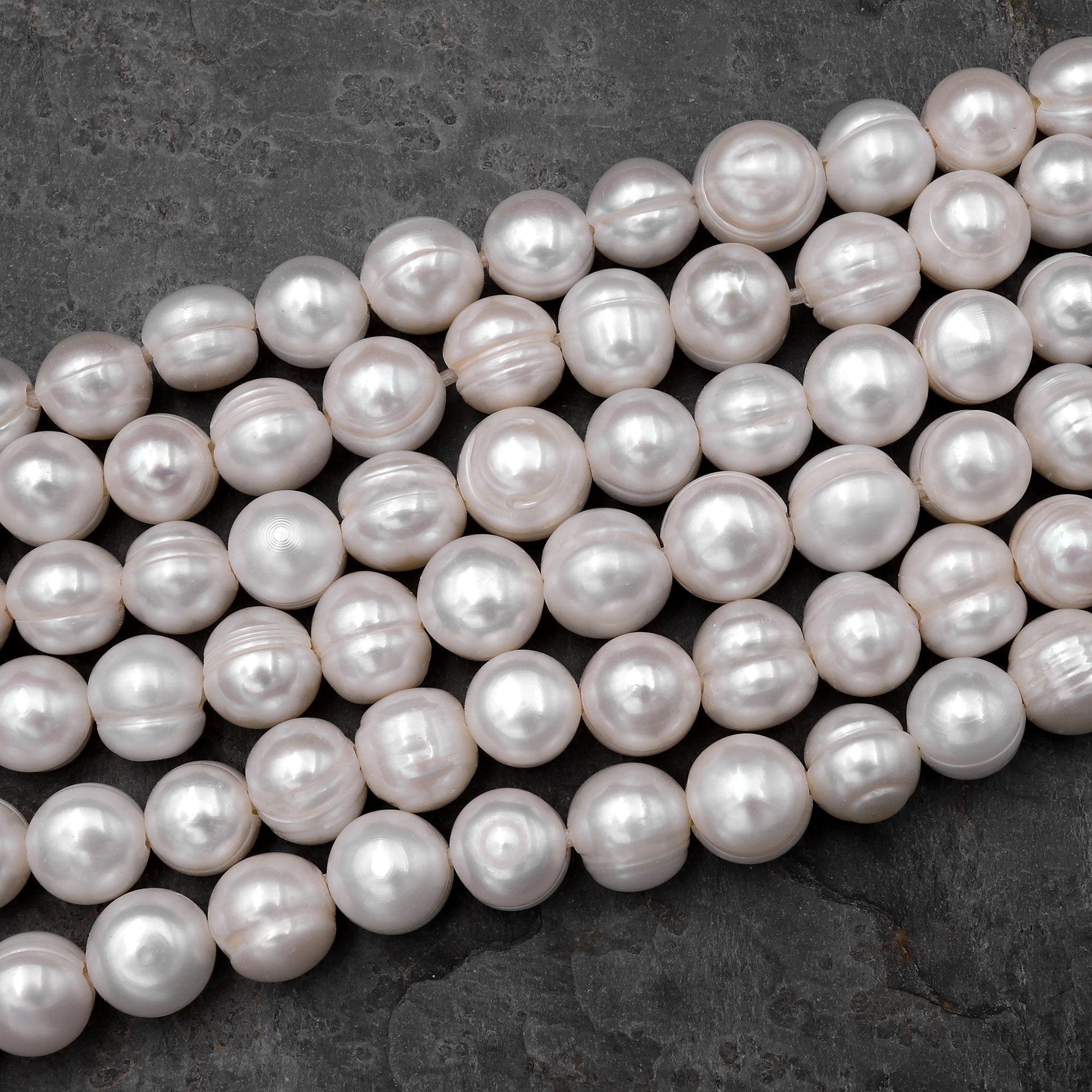 100 18mm Round Beads White Pearl