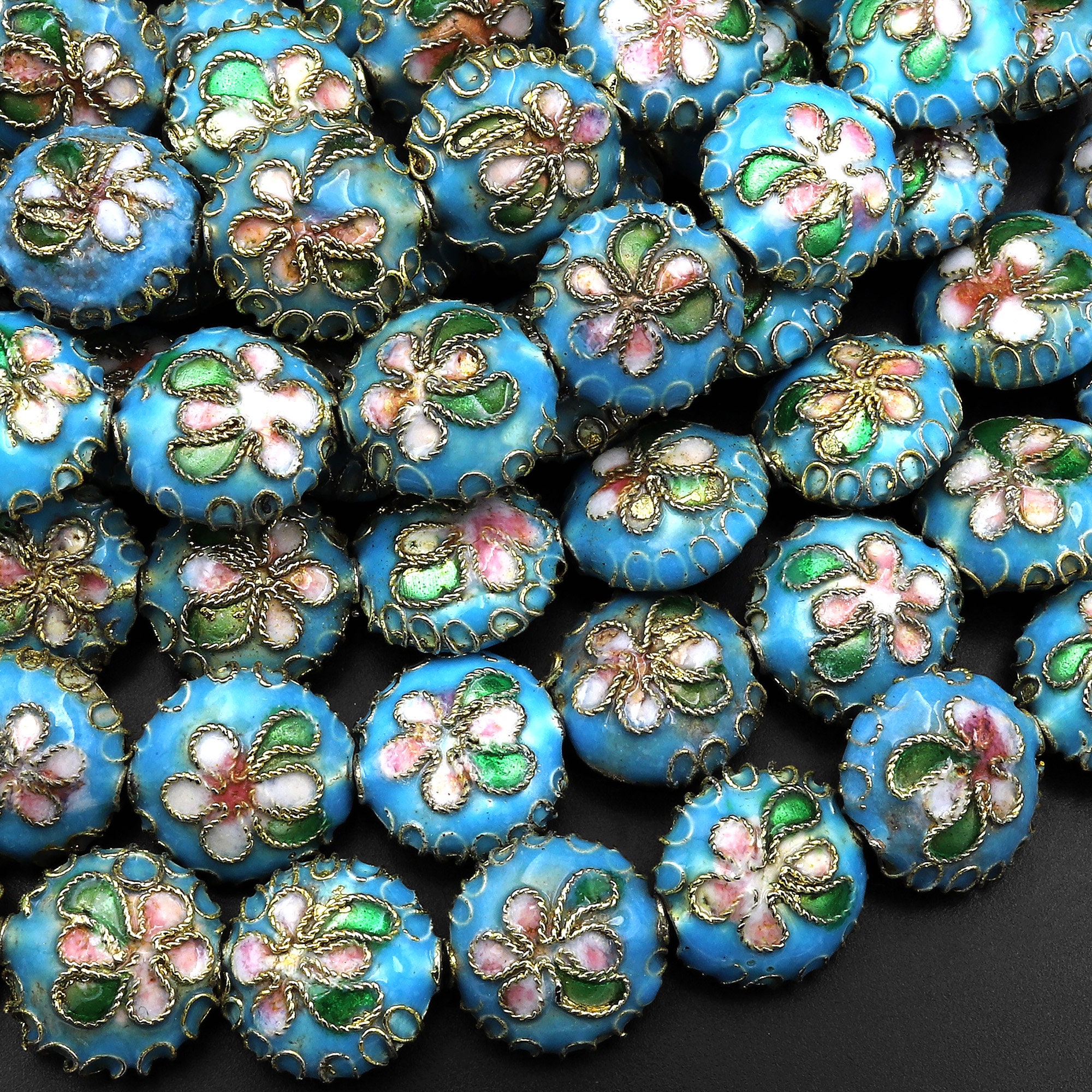 Cuentas de moneda cloisonné azul agua, 12 mm, esmaltadas con motivos florales decorativas, tira de 15,5"