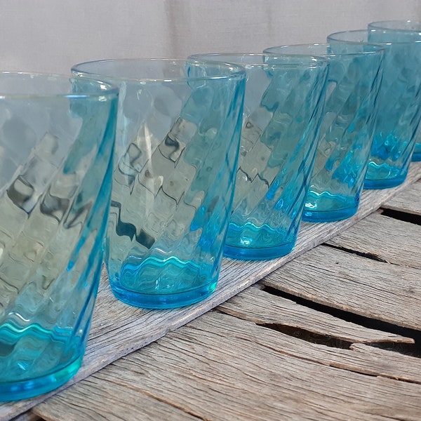 Set vintage de 6 Hazel Atlas Optic Swirl 12 oz. Vasos en azul azul azul - c. Finales de los años 50 -64 Cristalería diaria Cottage Bar Vasos