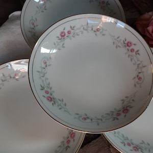 Noritake Rose China &#39;Marlette&#39; Set of 4 Coupe Soup / Pasta Bowls - Blue Scrolls Pink Roses Gold Trim - #249 Bridal Shower Wedding