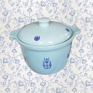 Vintage Cookware Cameron Clay Dutch Blue Bean Pot / Casserole 1958-61 Blue Tulip (NOT Cronin) Country Cottage Kitchen Ovenware Bakeware