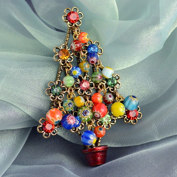 Broche de árbol de Navidad Millefiori: broche navideño chapado en oro de 14 quilates
